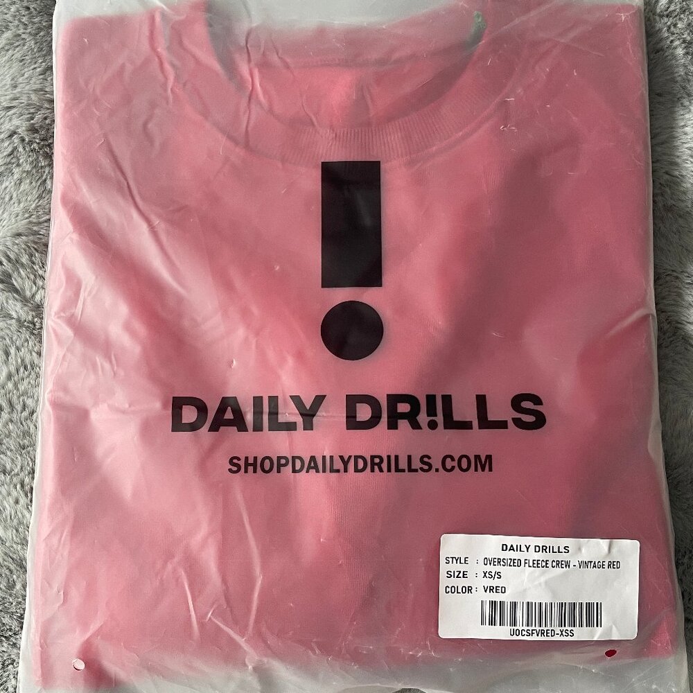 *NWT* DAILY DRILLS Oversized Fleece Crew - Vintage Red (XS/S)
